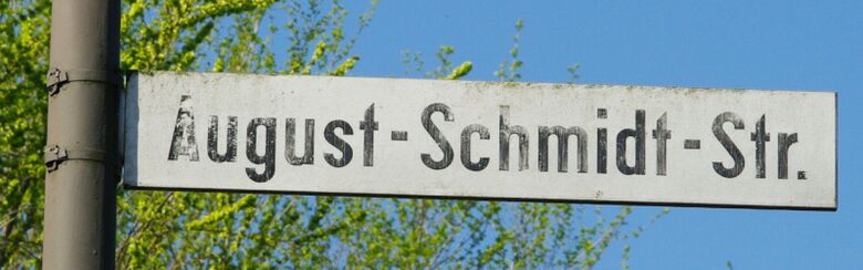 Straßenschild August-Schmidt-Straße