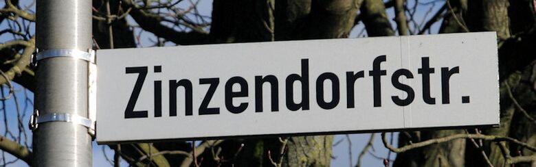 Straßenschild Zinzendorfstraße