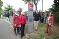 Die Stele Caldenhof nach der Enthüllung