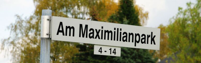 Straßenschild Am Maximilianpark