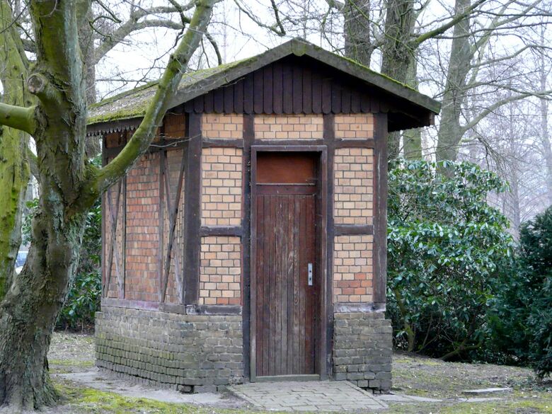 Baudenkmal Gerätehäuschen an den Teichen im Kurpark (2013)