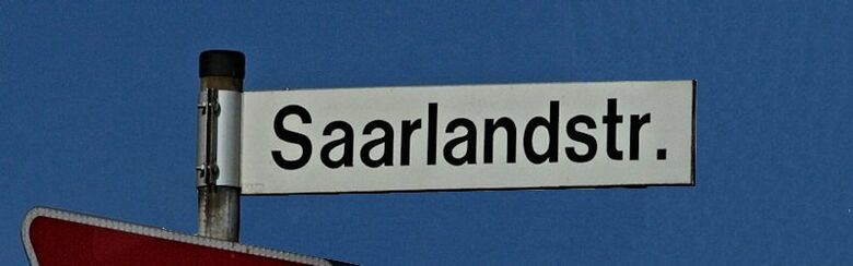 Straßenschild Saarlandstraße