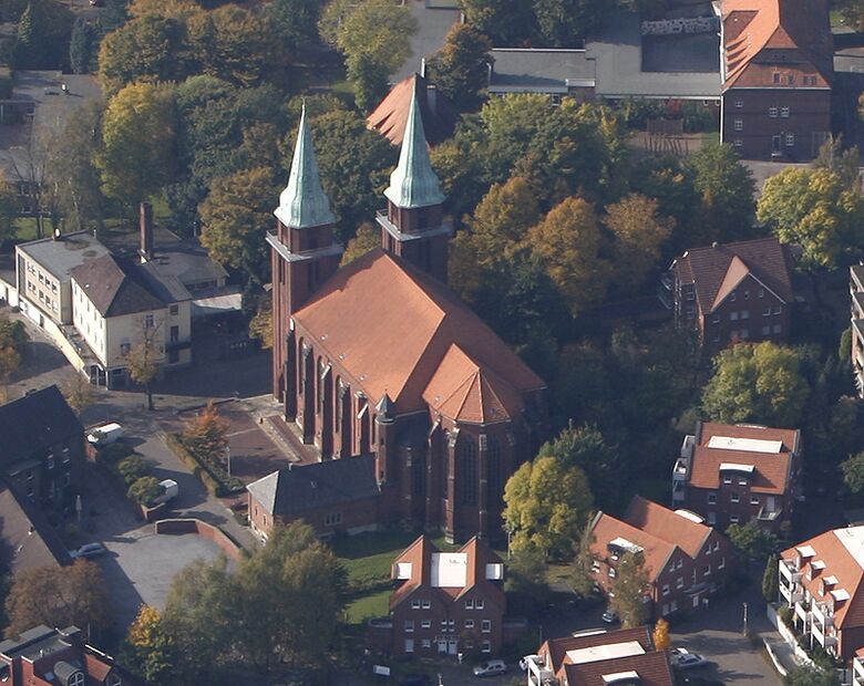 Pfarrkirche St. Stephanus in Heessen (aus südöstlicher Richtung)