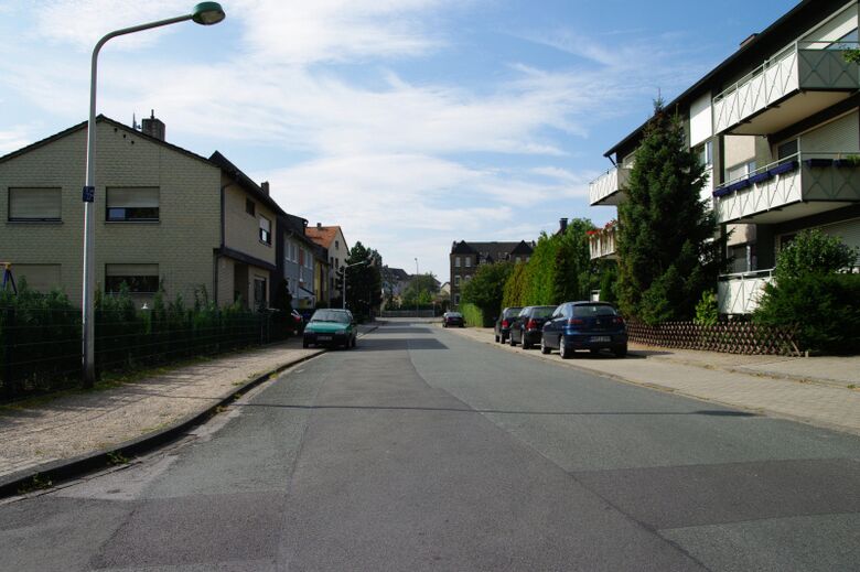 Karl-Osterbrauck-Straße von der Albert-Schweitzer-Straße aus