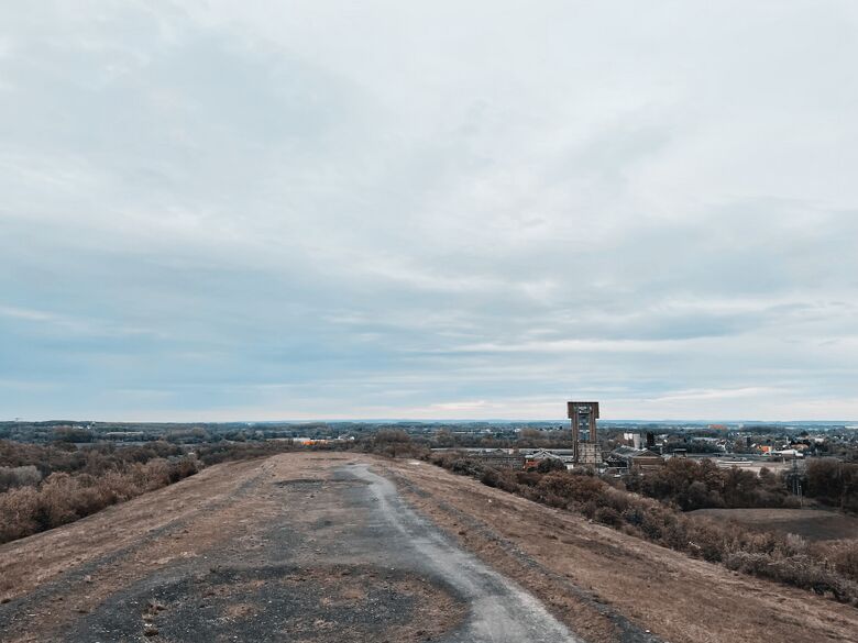 Plateau der Halde mit Aussicht Richtung Pelkum