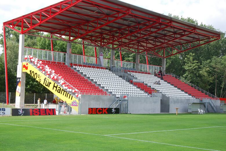 24nexx-Arena, Haupttribüne bei der Einweihung 2007