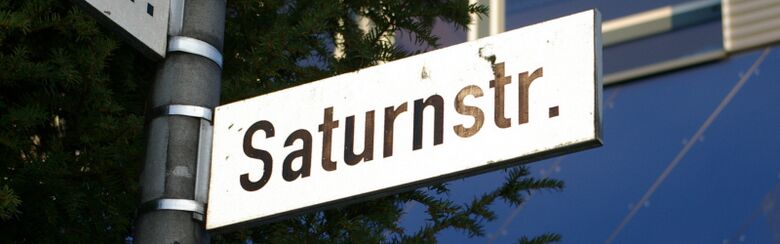 Straßenschild Saturnstraße