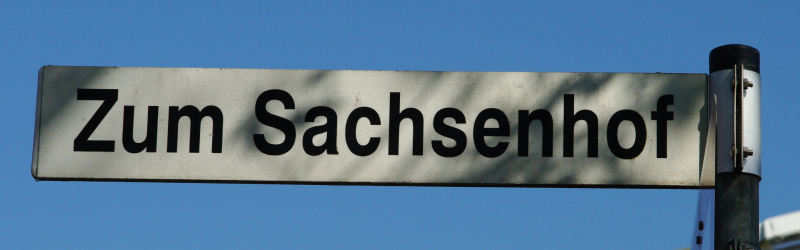 Datei:Strassenschild Zum Sachsenhof.jpg