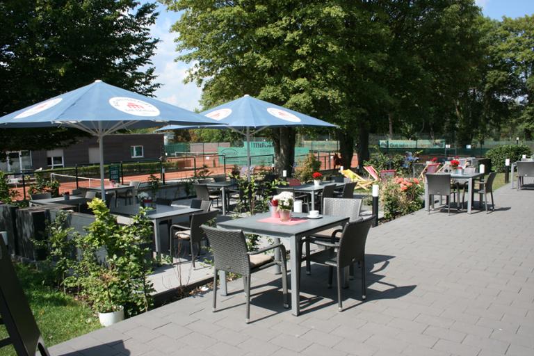 Datei:FiftyNine Biergarten01.jpg