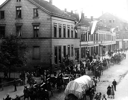 Datei:Bahnhofstrasse historisch 2.jpg