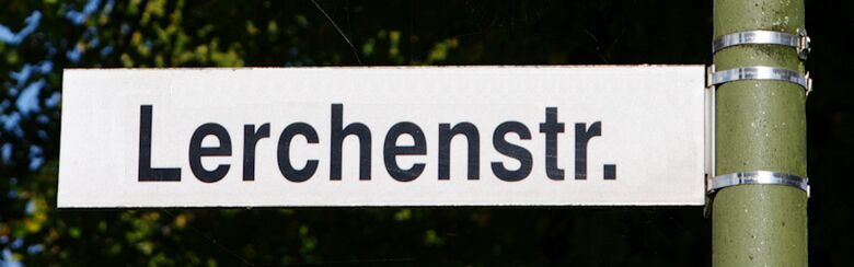 Straßenschild Lerchenstraße