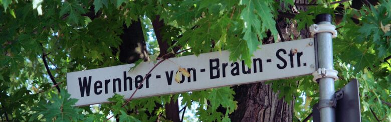 Straßenschild Wernher-von-Braun-Straße