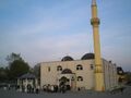 die Yunus Emre Moschee mit dem 30 Meter hohen Minarett