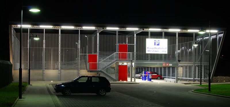 Datei:Parkhaus Bahnhof West.jpg