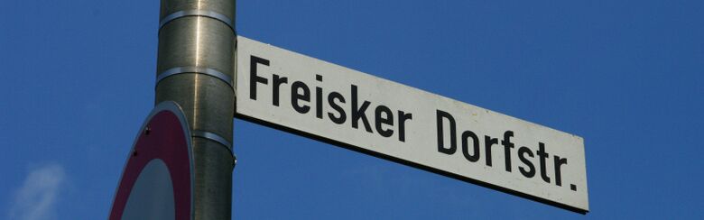 Straßenschild Freisker Dorfstraße