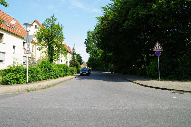 Glückaufstraße von der Hermann-Pünder-Straße aus