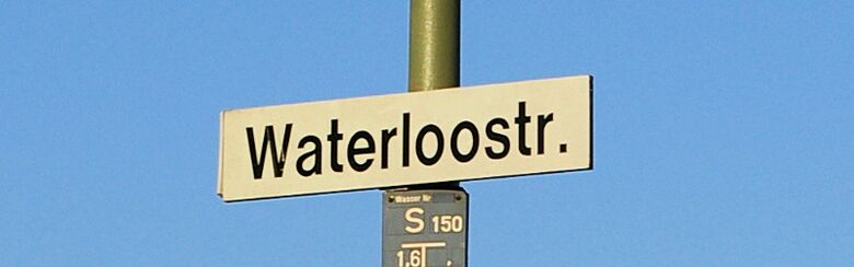 Straßenschild Waterloostraße