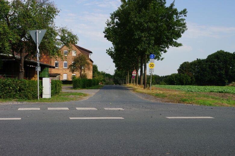 Niederwerrieser Weg von der Lippestraße aus