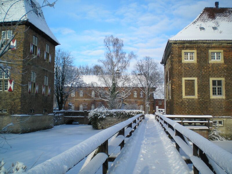 Datei:Schloss Oberwerries Winter 08.jpg