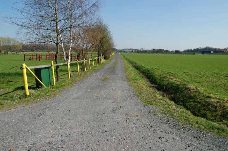 Straße-UE64 von der Am Wehrkipp aus