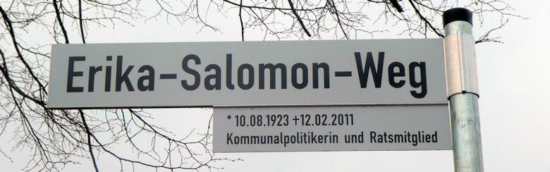 Straßenschild Erika-Salomon-Weg