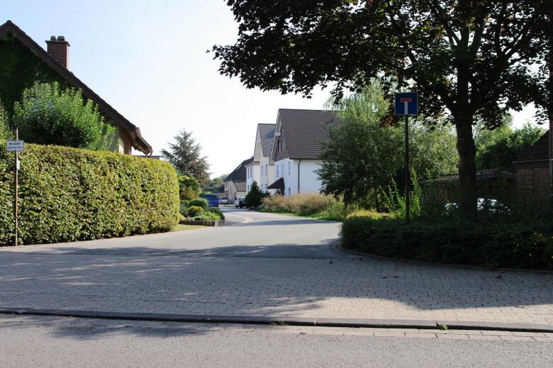 Milanweg von der Weetfelder Straße aus