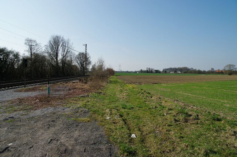 Straße-PE11 von der Provinzialstraße aus