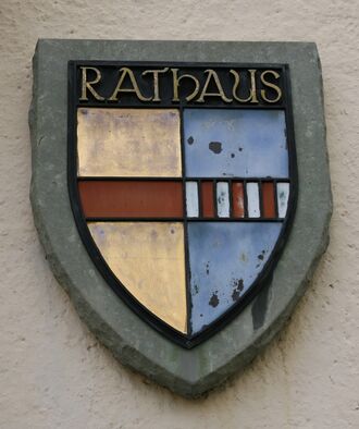 Wappen von Heessen am ehemaligen Rathaus, dem heutigen Bürgeramt Heessen