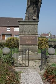 Kriegerdenkmal Osttuennen.jpg