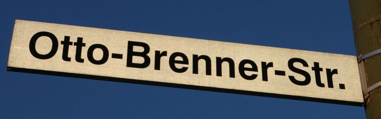 Straßenschild Otto-Brenner-Straße