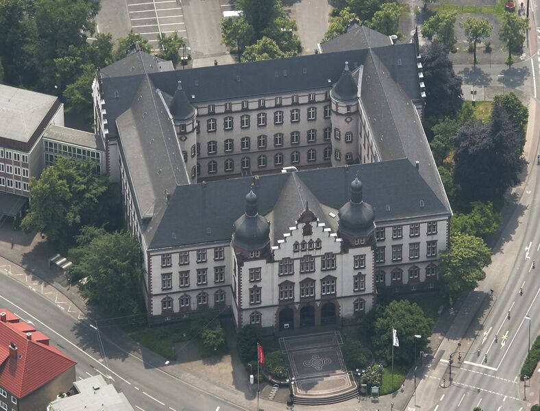 Datei:Luftbild Rathaus.jpg