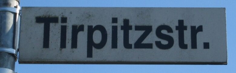 Straßenschild Tirpitzstraße