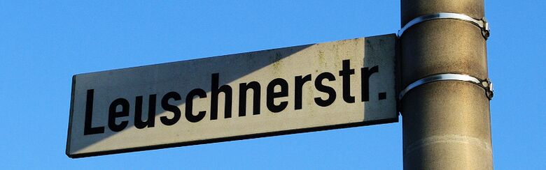 Straßenschild Leuschnerstraße