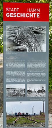 Stele Verschiebebahnhof Vollansicht.jpg