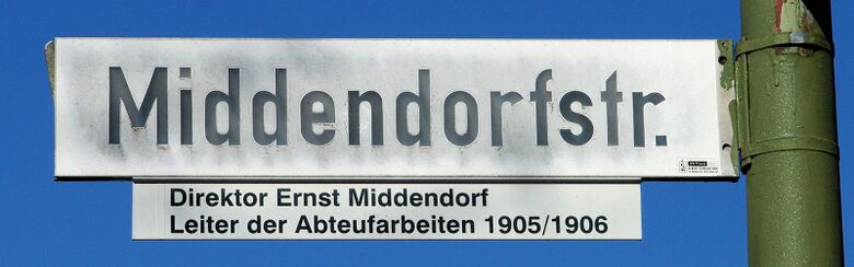 Straßenschild Middendorfstraße