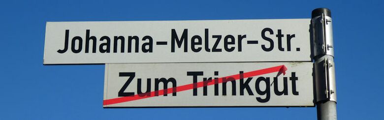 Straßenschild Johanna-Melzer-Straße