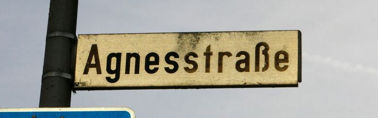 Straßenschild Agnesstraße