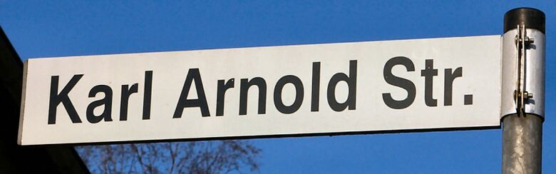 Straßenschild Karl-Arnold-Straße