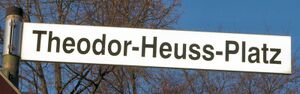 Straßenschild Theodor-Heuss-Platz