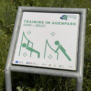 Auenpark Sportgerät Arme+Brust 1.jpg