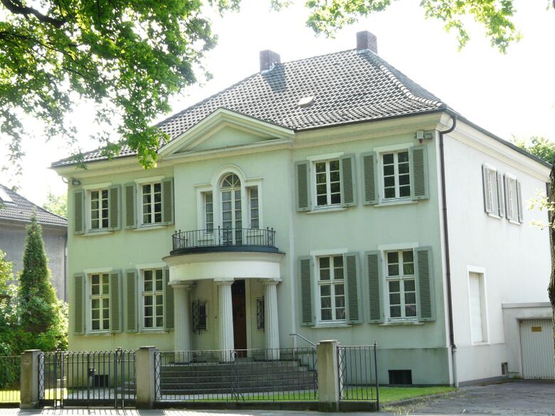 Baudenkmal Frontseite zur Ostenallee