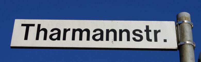 Straßenschild Tharmannstraße
