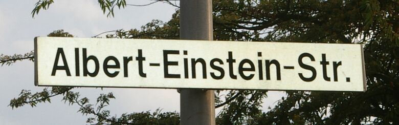 Straßenschild Albert-Einstein-Straße