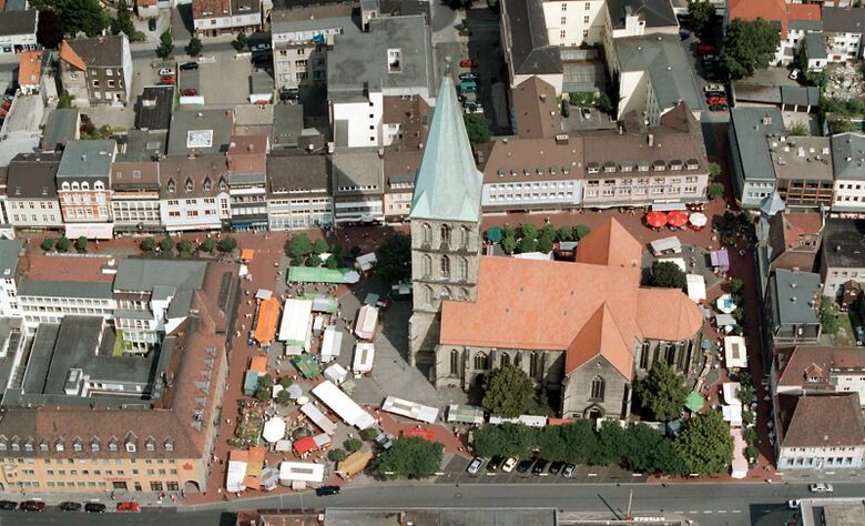 Marktplatz mit Pauluskirche