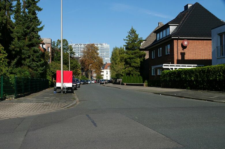 Dahlienstraße Ecke Ahornallee Richtung Lilienstraße