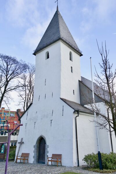 Datei:Jakobuskirche Glockenturm 1.jpeg