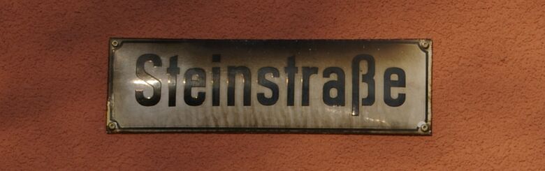 Straßenschild Steinstraße