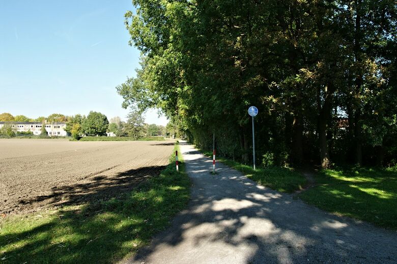 Weg-UE-c13 von der Heithofer Allee aus