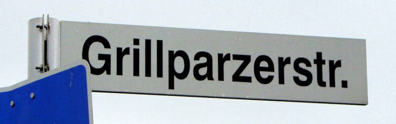 Straßenschild Grillparzerstraße