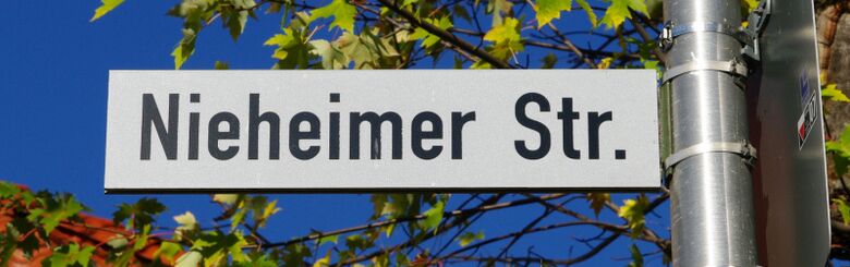 Straßenschild Nieheimer Straße